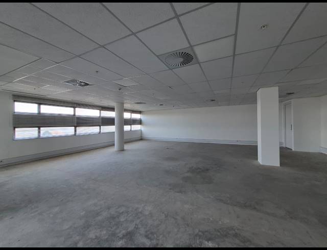 1,141M² OFFICE TO LET IN ILLOVO